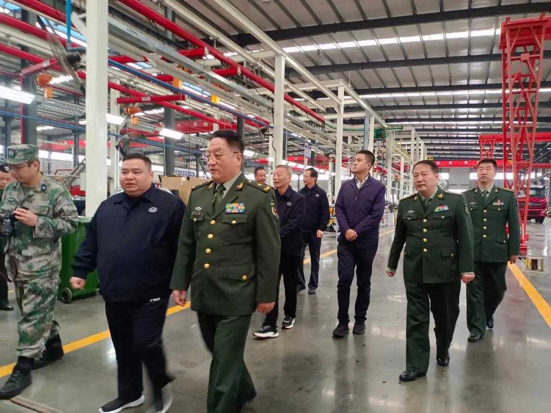 省委常委、省軍區政委視察我公司應急產業發展狀況
